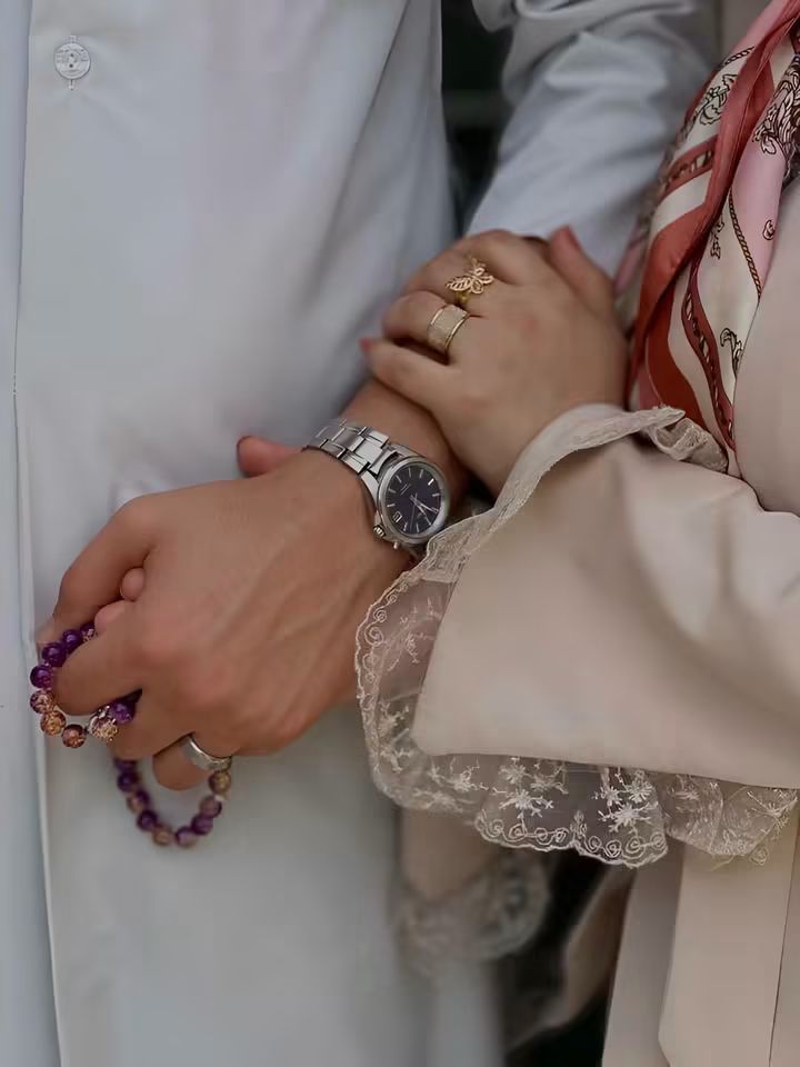 se_10992's tweet photo. تُــلاَزِمُنِي  ....
ڪَأنَّـكَ سِلْسَـالٌ مَعْقُـودٌ بِقَلْبِـي قَبْلَ عُنُقي 🦅❤️ https://t.co/J3uAfyuHAk