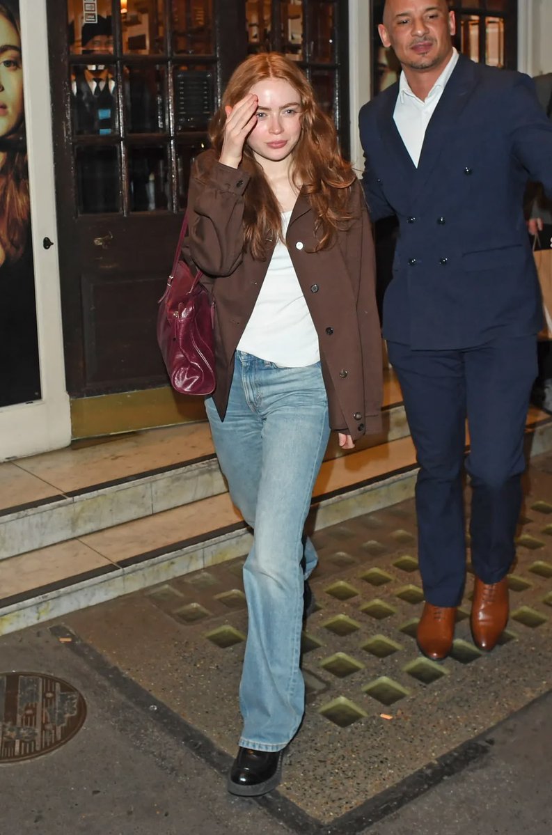 sinkquette's tweet photo. the genre is effortlessly chic https://t.co/afOma87OyO