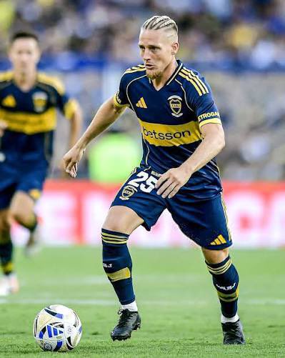 gigli_cristian's tweet photo. #EDLP | En el mes de Enero, Pablo Ladaga bastardeó a Juan Sebastián Verón y calificó la gestión de Juan Román Riquelme como “MasterClass”.

¿ Cómo están las cosas seis meses después?
- Santiago Ascacibar fue transferido en 4 millones de dólares y Boca clasificó de casualidad a los octavos de Copa Sudamericana.
- Mikel Amondarain (reemplazante del ruso) se consolidó como figura, convirtió un gol clave para que el equipo clasifique a octavos de Libertadores y emigró al Bologna de Italia por más de 10 millones de dólares.

Nada que agregar.