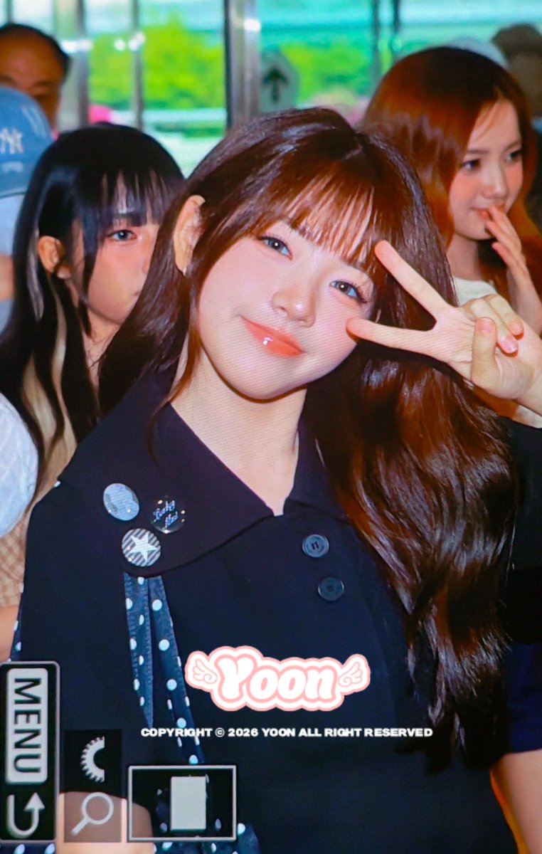 Yoon_is_yoonA's tweet photo. 260801 ✌️
#유니스 #UNIS #오윤아 #YOONA #You나좋아해 https://t.co/E2MuI1I9Wa
