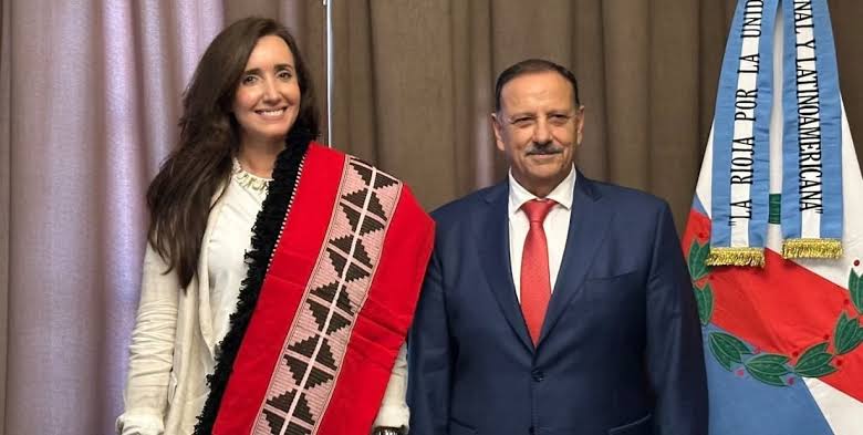 MillerSold21820's tweet photo. @VickyVillarruel Cerrá el papo, casta inmunda que se rodea de mierdä PERONCHA para seguir viviendo de la política más rancia https://t.co/tmMDnPbiY1