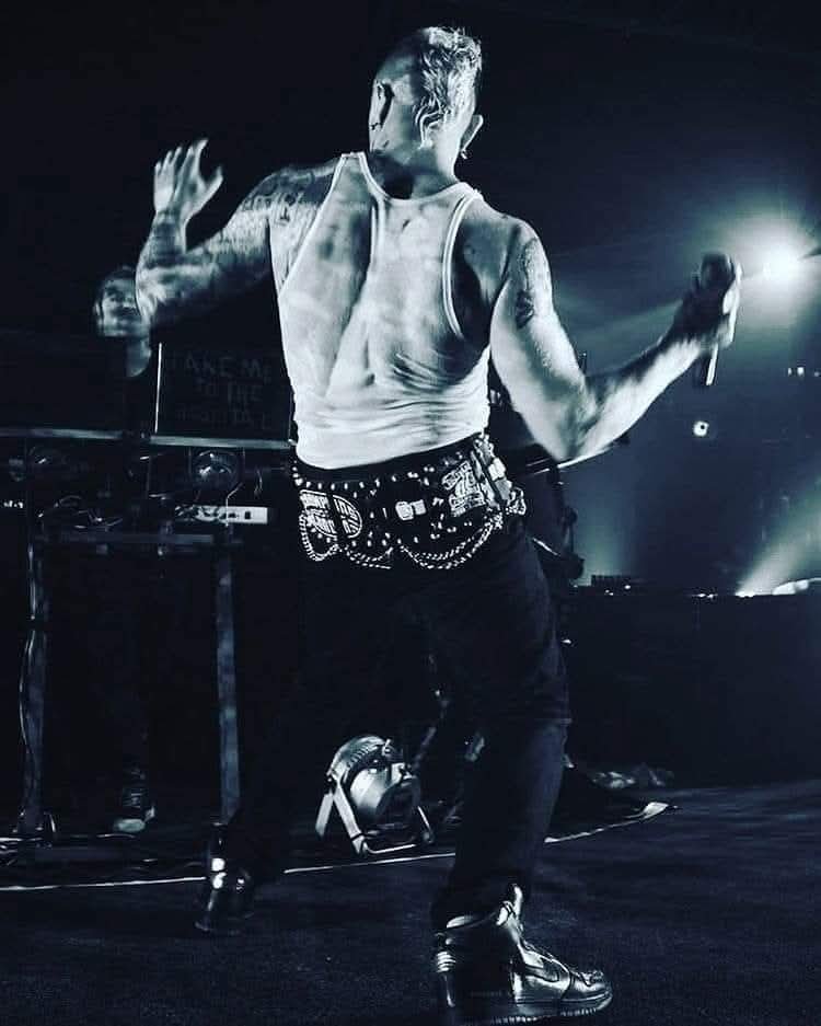 TheProdigyDaily's tweet photo. “On stage we’re just like stage divers — we jump and don’t get chucked off. That’s my fuel. We’re no better than the crowd. This record feels triumphant because we’re all back together.” Keith Flint / @the_prodigy
#theprodigy #music #life #record #invadersmustdie #nowplaying https://t.co/cit1q5Y74Q