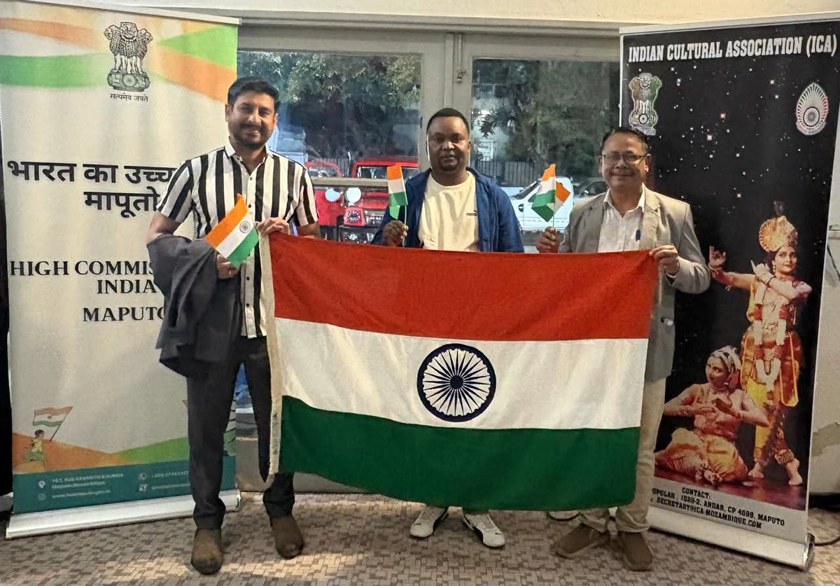 IndiainMoz's tweet photo. Our FLAG, Our PRIDE

#IndiaMozambique https://t.co/H4NNBh5DEN