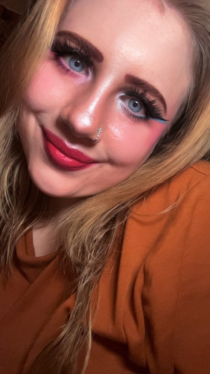 turney_sophia's tweet photo. πToo cute to stay in my camera roll. π
Catching up on missed posts. Serving a late upload.
Blue eyes & pink vibes. πJust gonna leave this here #Selfie #LatePost #CameraRoll #GlowUp #SoftGlam #BlueEyes #MakeupLook #FeelingCute https://t.co/8B1boReP1c