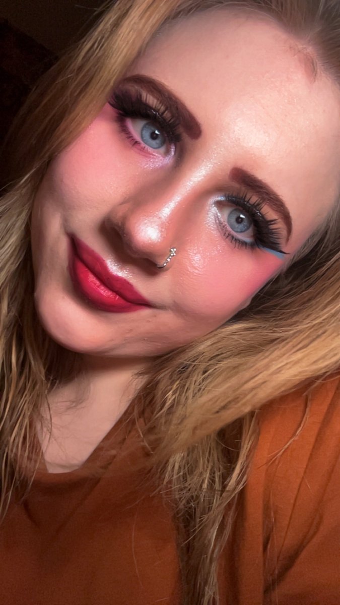 turney_sophia's tweet photo. πToo cute to stay in my camera roll. π
Catching up on missed posts. Serving a late upload.
Blue eyes & pink vibes. πJust gonna leave this here #Selfie #LatePost #CameraRoll #GlowUp #SoftGlam #BlueEyes #MakeupLook #FeelingCute https://t.co/8B1boReP1c