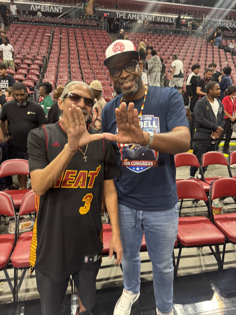 unclelukereal1's tweet photo. My opponent went to the University Of Florida you know who I Rep the U on the Campaign trail. WE VOTE WE WIN https://t.co/0N74GrAr7Q