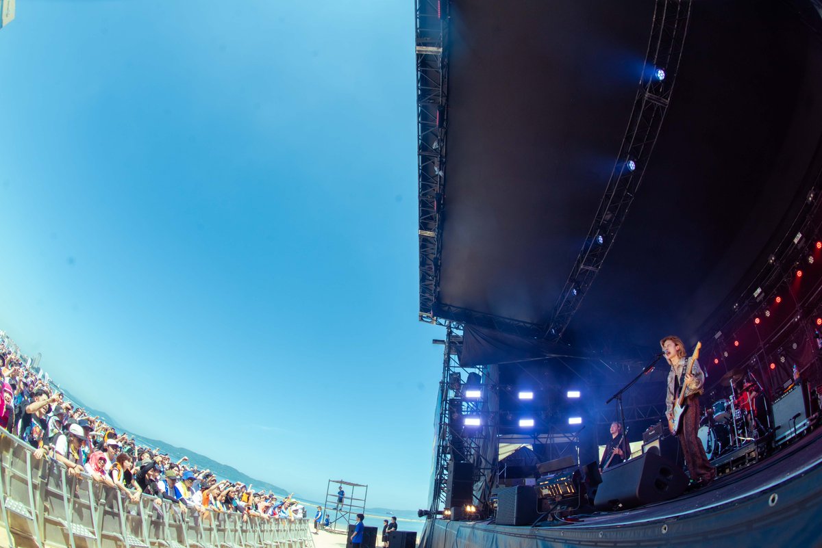 NUMBERSHOT_'s tweet photo. 【w.o.d.】

NUMBER SHOT2026 1日目のぼせもんステージ、
トップバッターを飾るのはw.o.d.

「STARS」からエンジン全開！！

熱気あふれるサウンドに観客も一体となって踊り、
暑さに負けない最高のステージになりました！

photo by MASANORI FUJIKAWA
#wod #NUMBERSHOT https://t.co/g87soxzni5