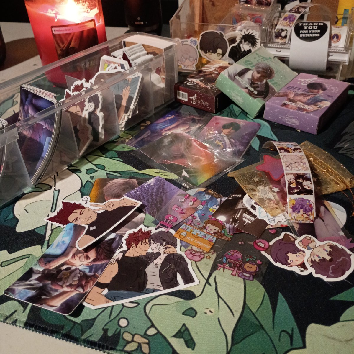 fantasyartist26's tweet photo. Doing more orders and freebies! 
#valkoisvaluble #valkoisloved #bringvalkoback awwoooooo! 🐺🌕
Still doing 20% off for a couple more hours.
https://t.co/lIhesEDx0F https://t.co/tvbp96ca5d