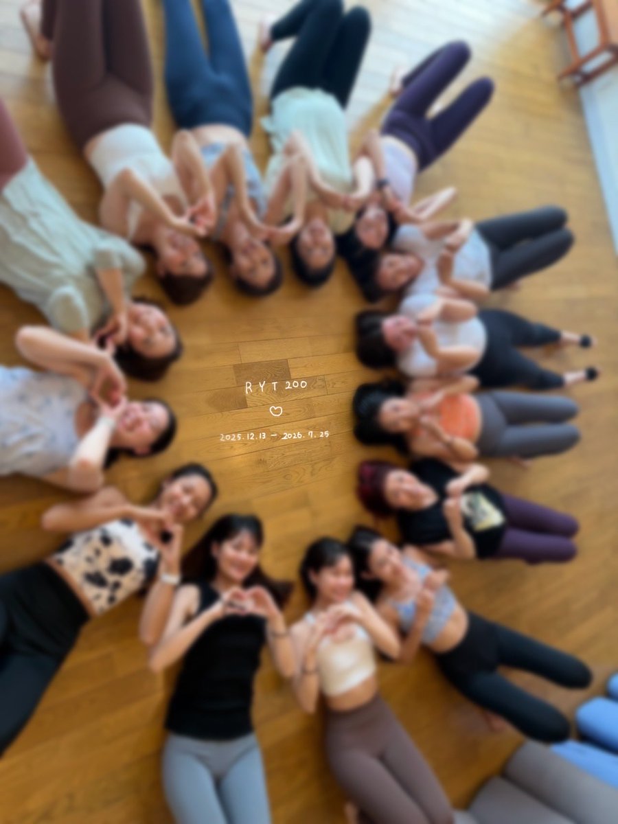 mikako60101's tweet photo. 大好きなヨガをもっと深めたいと思い、昨年末から学びを続け、このたびRYT200を取得しました🧘🏻‍♀️

自分自身と、とことん向き合った7ヶ月間。仕事でも私生活でも活かせる学びがたくさんありました。

ここでの学びと、仲間や先生方との出会いは一生の宝物です🫶☺️ https://t.co/wYrpiHEIF8