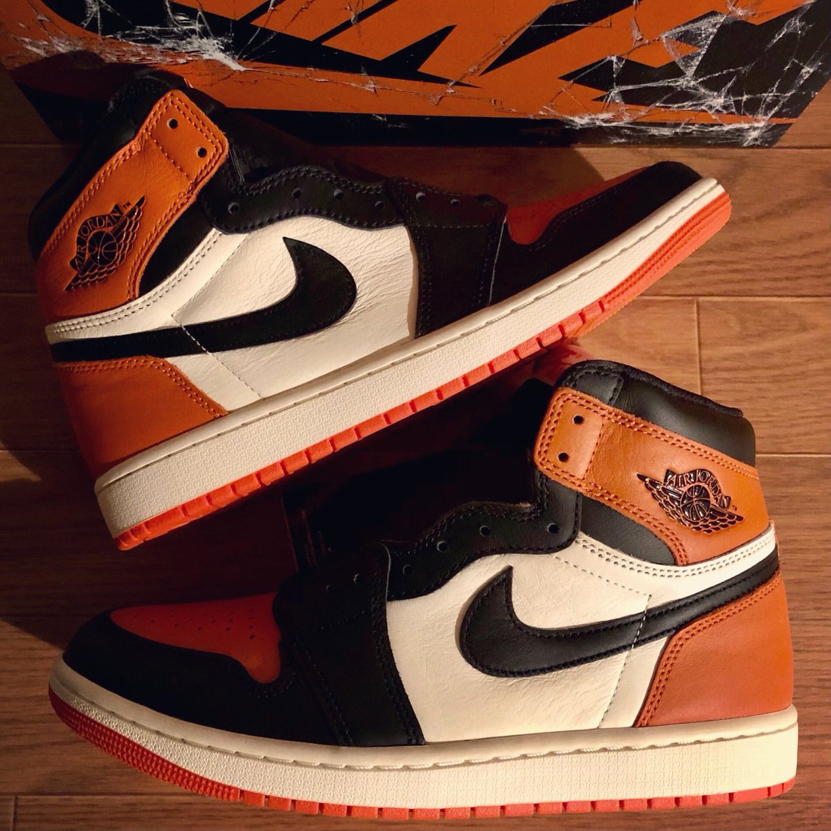 SATORU02709164's tweet photo. 【 NIKE 】

AIR JORDAN 1 RETRO HIGH OG
"Shattered Backboard" (2025)

#AIRJORDAN1RETROHIGHOG #エアジョーダン1レトロHIGHOG #エアジョーダン1レトロハイOG #NIKE #ナイキ https://t.co/qANufrbGEG