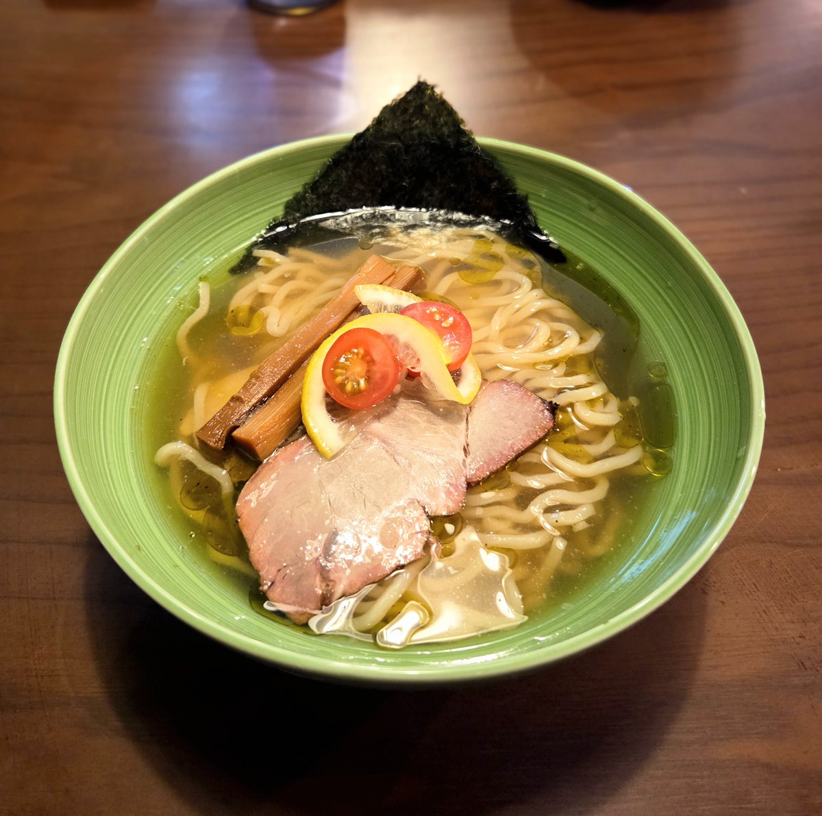 hitomi1214_1972's tweet photo. 【中華そば かめむち】

ほうじ茶と煮干しの冷やしラーメン

久々のカメちゃんの冷やし🤩
麺が独特でスープもお肉も旨🐢💕
#冷たい麺が好き https://t.co/hPqerWFRDc