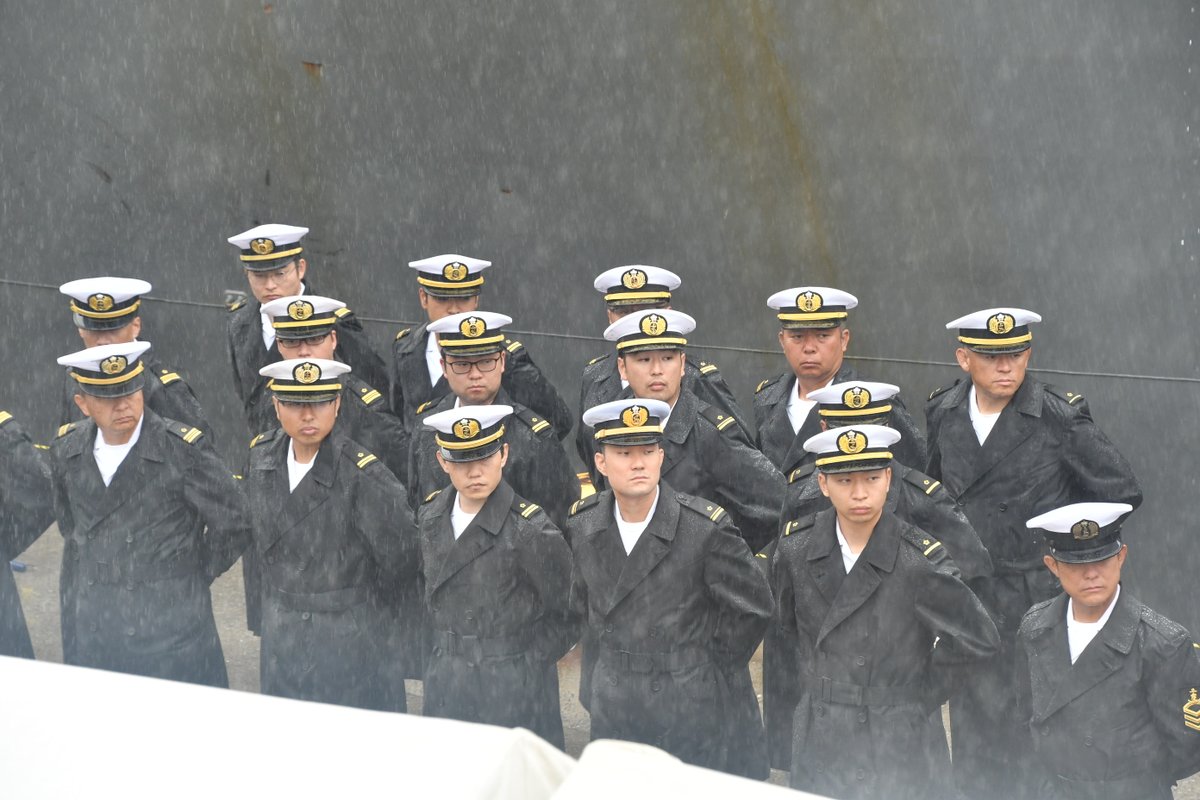 JMSDF_orh's tweet photo. 【#ゆうだち 帰国行事】
第５３次派遣海賊対処行動水上部隊「ゆうだち」は、令和8年1月28日(水)に大湊を出港してから185日間にわたる任務を立派に成し遂げ大湊に帰って来ました。「ゆうだち」の皆さん、お疲れさまでした！ご家族の皆様、支えていただきありがとうございました！ https://t.co/eQ1JizQC4B