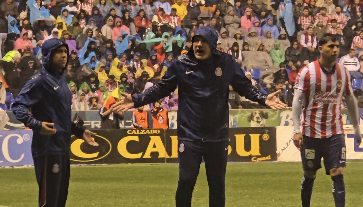 OmarVV9's tweet photo. No fue el resultado esperado para Chivas. Cuando consiguió el empate y era el momento de ir por la victoria cayó el tormenton que sí condicionó los últimos 20 minutos. Al final se suma, pero tuvimos opciones para un par de goles más. Ahora por la Leagues Cup https://t.co/utuGzmO9XM
