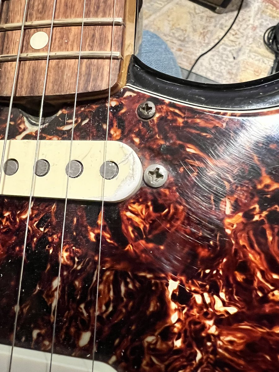 TomoJustFunky's tweet photo. Please someone help me!! I just can’t stop playing!! I love @BadCatAmps Cub 15💚🩵❤️💛🩷 1992 Fender Stevie Ray Vaughan Strat with @einunikohada666 Funkmaster pickups! @PICKBOY1967 1.00mm Celluloid pick 🩵❤️💛🩷💚
#badcatamps #cub15 #badcatcub15 #grinningdogpickup #pickboypicks https://t.co/htpccvvr2X