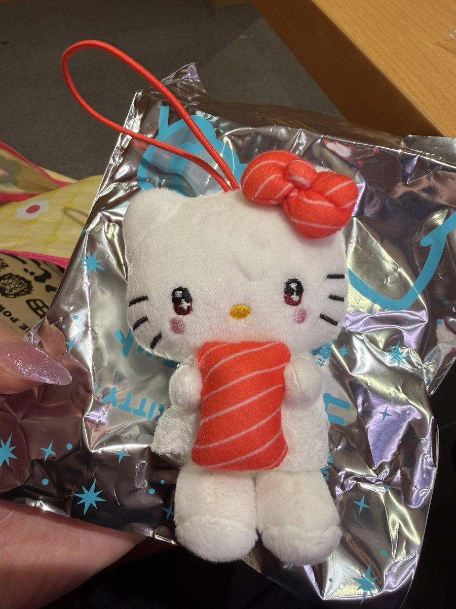zeRosechanr's tweet photo. 【交換】スシロー ハローキティ キティ コラボマスコット ぬいぐるみ

譲　まぐろ

求　サーモンorお皿

郵送で交換希望
お気軽にお声かけください💁‍♀️ https://t.co/vF47cpL59f