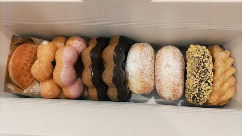wadaino_taikai's tweet photo. タイムセールで既に箱詰めされた10個が700円で売ってて、めっちゃお得な買い物した気分 https://t.co/AvuZ3hlgmK