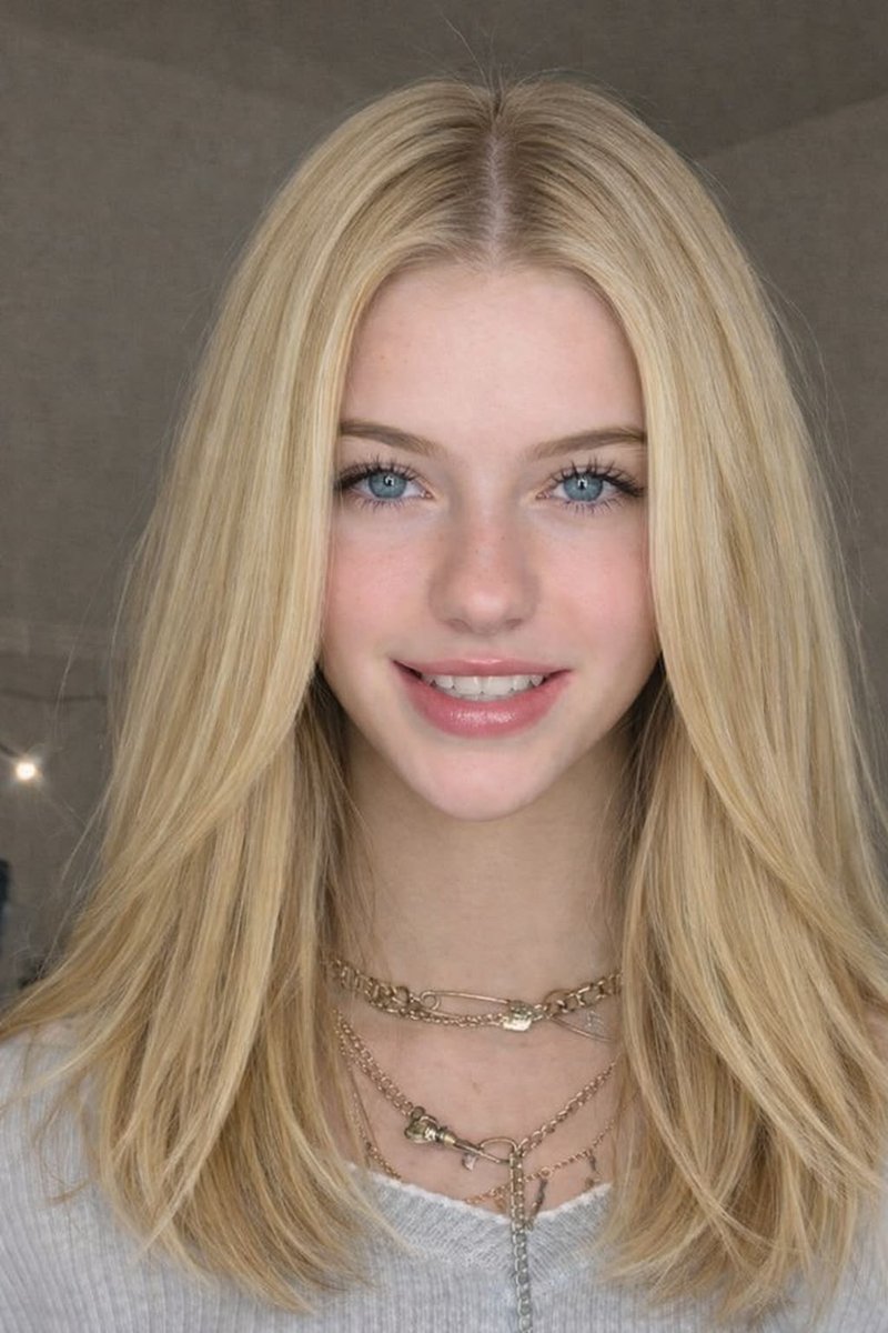 ItsokayFaina's tweet photo. Am I beautiful? https://t.co/6vsIUD9o9z
