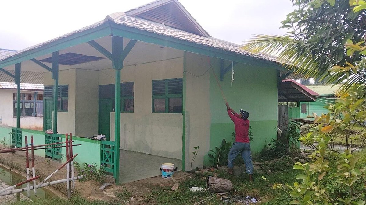 KodimSintang's tweet photo. KODIM 1205/SINTANG ALIRKAN SETETES HARAPAN LEWAT PEMBANGUNAN SARANA AIR BERSIH DALAM KARYA BAKTI SKALA BESAR https://t.co/oHvgWCsEFp