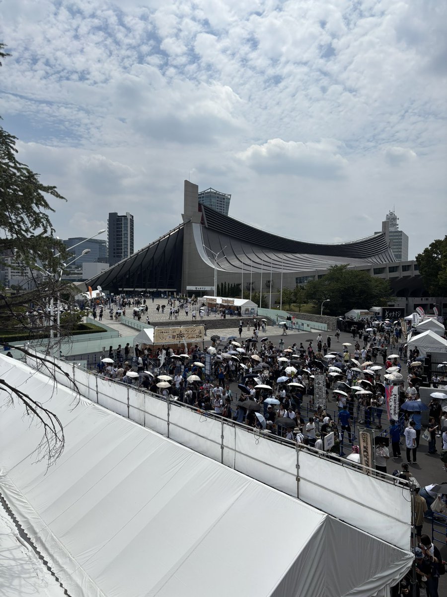 U_jinbe's tweet photo. KTMライブ会場。クソ暑ーい https://t.co/9L3fMyKQbX