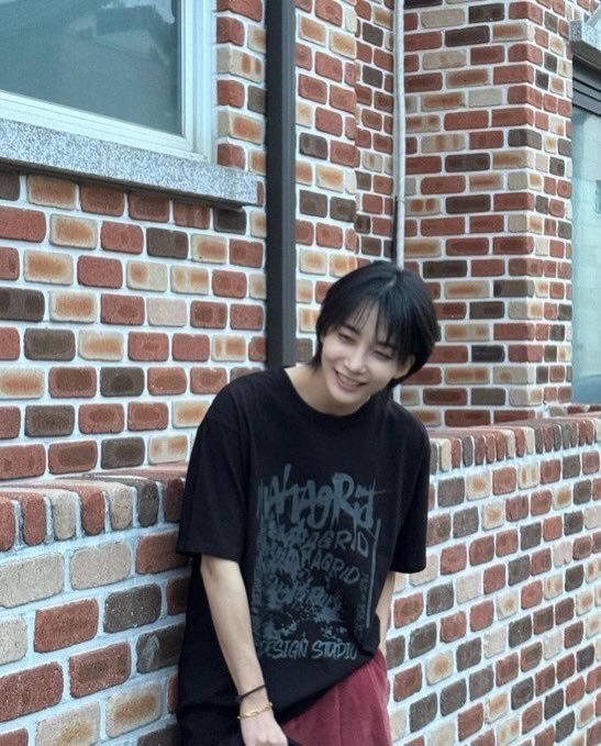 soorang_'s tweet photo. sampai juga t-shirt kembaran sama mas ww dan mas han iniiihhh🥰 https://t.co/IIPJVoueKn