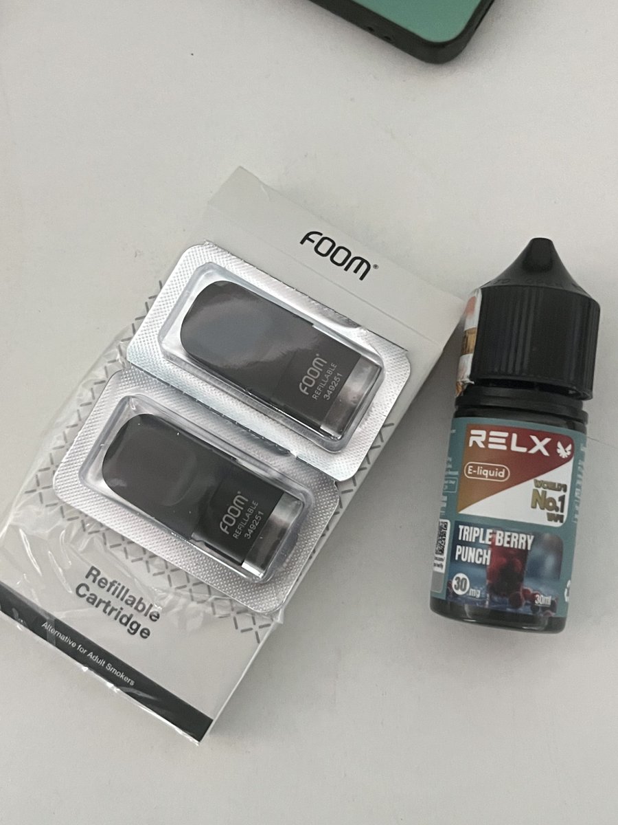 medeIina's tweet photo. #wts #zonauang #bealanjaㅤ 
foom x cartridge 30k/each
relx triple berry punch 90% (2x pakai) 90k

dom jaksel cod daerah blok m/melawai https://t.co/8jkJkTxBnL