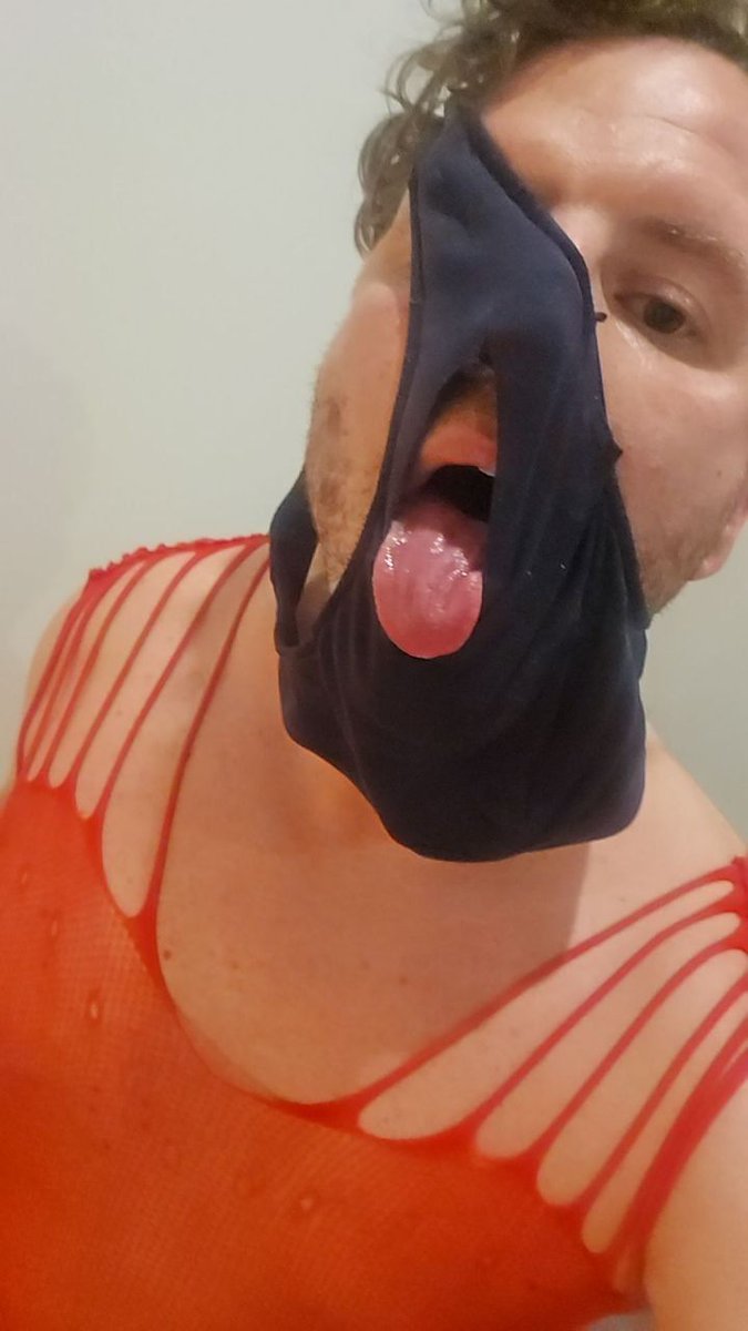 BlackmailGip's tweet photo. Slutty whore your wife actually is better of than you lol ….

wtf .. 😬 https://t.co/E4mo21O0Qo
