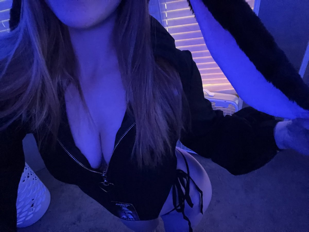 vhavingfun's tweet photo. @BonnieBlue_xoxo follow me ❤️‍🔥 https://t.co/gxuBNoxAgd