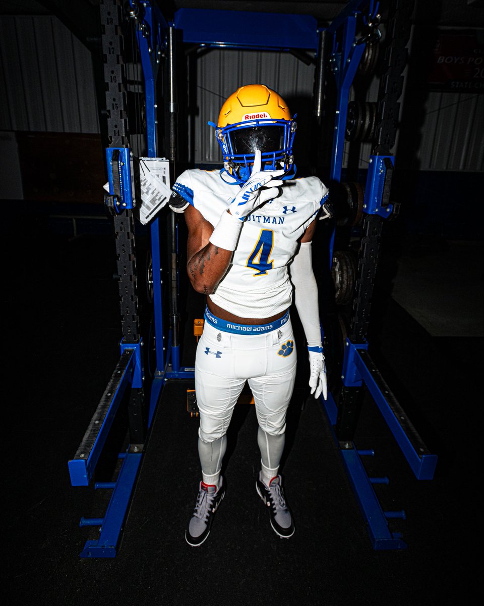 undefeated_JD's tweet photo. Media day pictures. https://t.co/eiefl6BCHw
