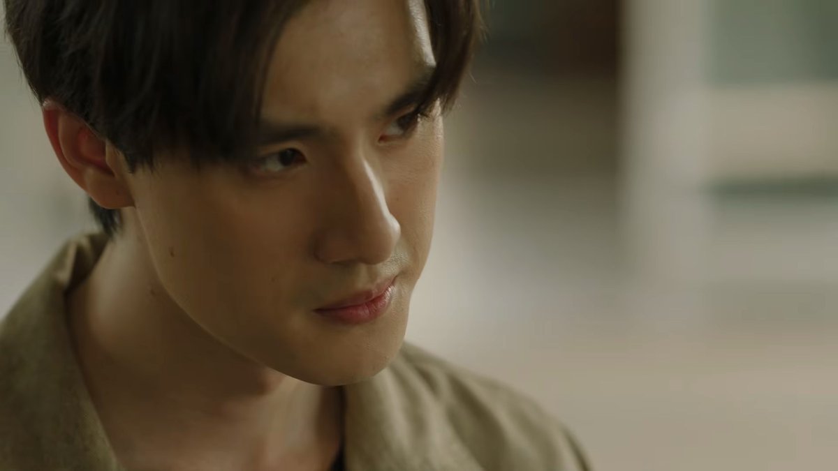around_ent's tweet photo. เดือดปุด! "ออฟ" ไม่เชื่อคดีจบ ขุดอดีต "ธี" ปั่นกระแทกความสัมพันธ์ "ดิว" ในซีรีส์ "Mr.Kill มังงะสั่งตาย"

#DewTee #ดิวธี #dew_jsu #tee_vtp 
#GMMTV #MrKillSeries

หลังจากตำรวจแถลงข่าวจับกุม "นายคิม" ผู้ต้องหาฆาตกรรมต่อเนื่องที่จัดฉากเลียนแบบการ์ตูนเรื่อง 'Nekros' พร้อมประกาศปิดคดีอย่างเป็นทางการ ดูเหมือนทุกอย่างจะจบลง แต่ความจริงกลับไม่ได้เป็นเช่นนั้น เมื่อ "ธัน" (ออฟ จุมพล) ยังคงคาใจและไม่ยอมปล่อยผ่าน พยายามขุดคุ้ยปมในอดีตของ "ภัทร" (ธี ธีรเดช) จนสร้างความลำบากใจให้เจ้าตัวอย่างหนัก ในขณะที่ "เคย์" (ดิว จิรวรรตน์) ก็ซึ้งใจไม่น้อยที่ภัทรยอมเสี่ยงชีวิตช่วยเขาไว้จนต้องเจ็บตัว แต่ความลับในอดีตที่ภัทรพยายามปกปิดคืออะไร และความสัมพันธ์ของพวกเขาจะเป็นอย่างไรต่อไป ต้องติดตาม

ติดตามกันได้ในซีรีส์ “Mr.Kill มังงะสั่งตาย” วันอังคารที่ 4 สิงหาคมนี้ เวลา 20.30 น. ช่อง GMM25 | ดูย้อนหลัง แอป oneD ที่เดียว เวลา 21:30 น. และอัพเดททุกความเคลื่อนไหวได้ที่ FB & IG & YouTube & X & TikTok : GMMTV