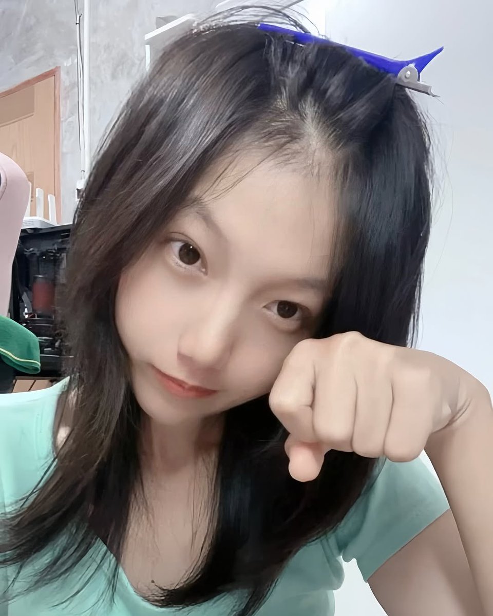 nbqget133's tweet photo. 05年女大

  我想今天会很开心 https://t.co/duum9E4XXn