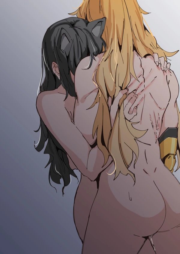 BlackCatBlake_'s tweet photo. Don't ask Yang how she got those scratches on her back... https://t.co/ULxOUSykkS