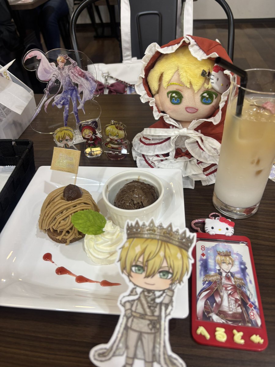 runappe_yume100's tweet photo. モンブラン美味しい💗💗💗

ヘルト王子のイメージドリンクは

アールグレイティーで甘さ控えめだから
スイーツと相性💯で最高✨✨✨

推しに囲まれた幸せ空間に浸ってた☺️ https://t.co/Vz6ySnmLV6