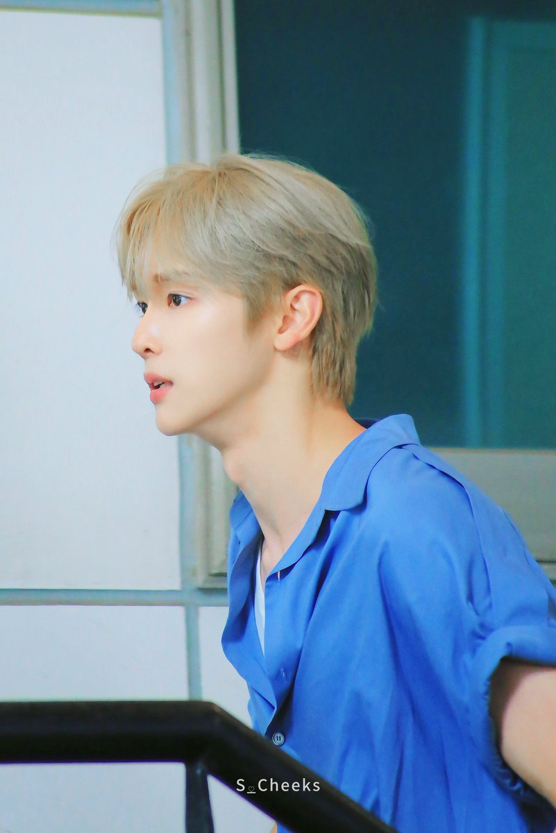 S_Cheeks0913's tweet photo. 260726  유이크 팬사인회

#성찬 #SUNGCHAN #ソンチャン #郑成灿 
#라이즈 #RIIZE #ライズ #鄭成燦 #uiq https://t.co/867BVJXWk9