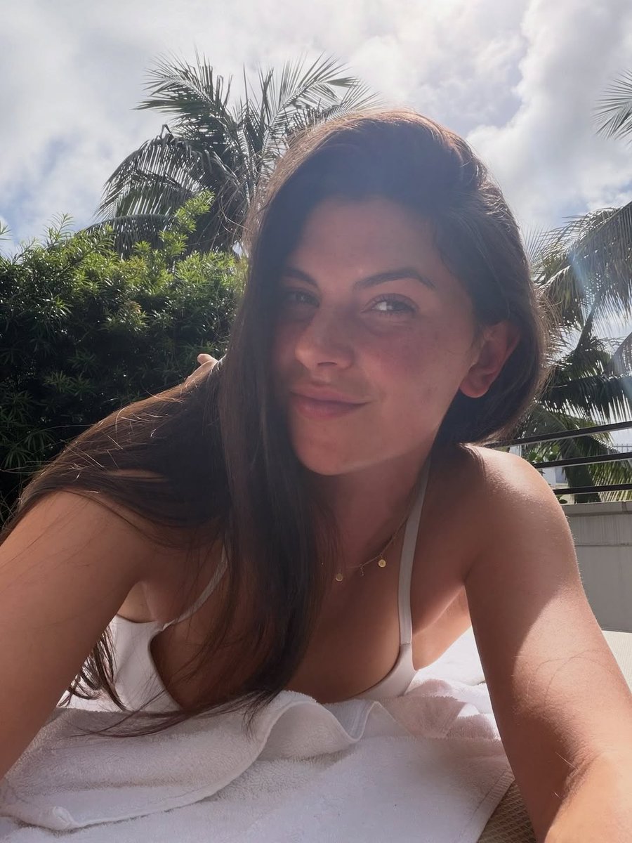 celine_dept979's tweet photo. Miami trip ⤵️

1) Found some sunshine ☀️
2) Went to the new Inter Miami stadium 🏟️
3) Michiel 30th birthday 🥳
4) Content day with Yassine 💪
5) Siuu day with Luva 🇧🇷
6) Miami by night ✨
7) Many selfies 📱
8) We need a couple pic in every stadium 🥰
9) M... https://t.co/kboGBoTEjh