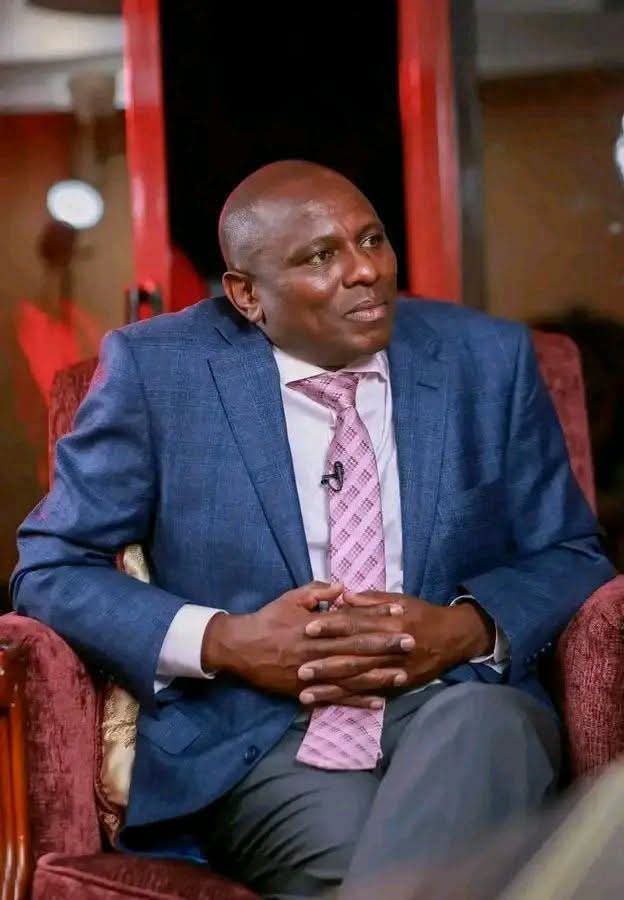 jmuragengunjiri's tweet photo. Since UDA defeat in Ol Kalou, Kikuyu M.P Kimani Ichung’wa has maintained a studious silence and disappeared from his usually loud verbal politics.

While Njuguna KaWanjiku was busy damaging his own reputation and reelection chances, Ichung'wa is quietly arranging and plotting late-night meetings to join DCP party which unfortunately is not going as he expects.

Despite Ichung'wa enjoying strong support in Kikuyu Constituency, he is reportedly very worried about H.E. Rigathi Gachagua, EGH  "Fagia" slogan and has lately receiving punches both at home and away from home.

The reason he is now begging for a piece of green cloth.
