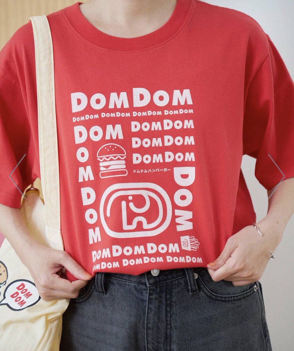 gusan__93's tweet photo. 最近赤いTシャツが欲しくて買ったばかりなんよね https://t.co/1bPIHCJQhM