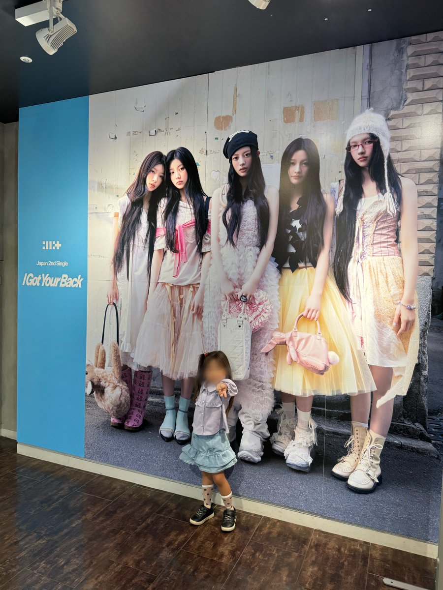ree_hee_3's tweet photo. ポップアップからの渋谷タワレコ！
ボトル欲しかったけど残念…

ステッカーラリーは無事に全部揃った👌 https://t.co/ixtKzG2zgW