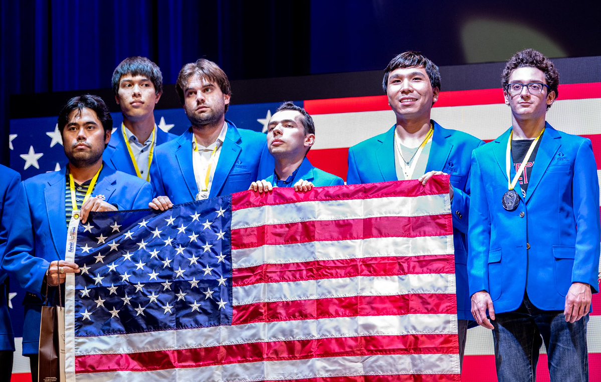 davidllada's tweet photo. The US team that won the Silver medal at the 2018 #ChessOlympiad in Batumi. ๐บ๐ธ ๐ฅ #USchess https://t.co/IluSf0GR1M