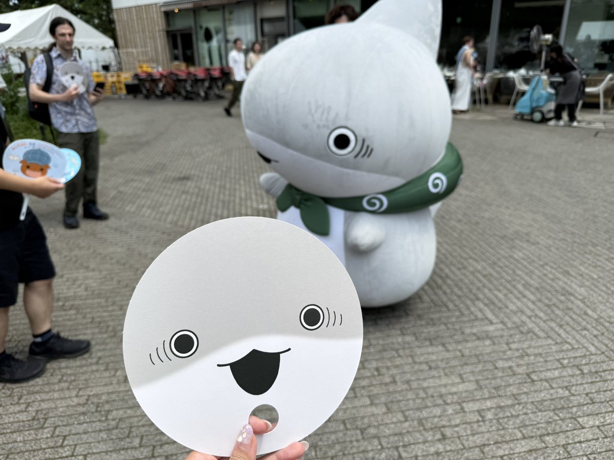 nakano_bonodori's tweet photo. #おでかけ子ザメ がナカボンにおでかけ中🦈
かわいいうちわも配布中❣️

#ナカボン𝟮𝟬𝟮𝟲 https://t.co/55ew8fkcQq