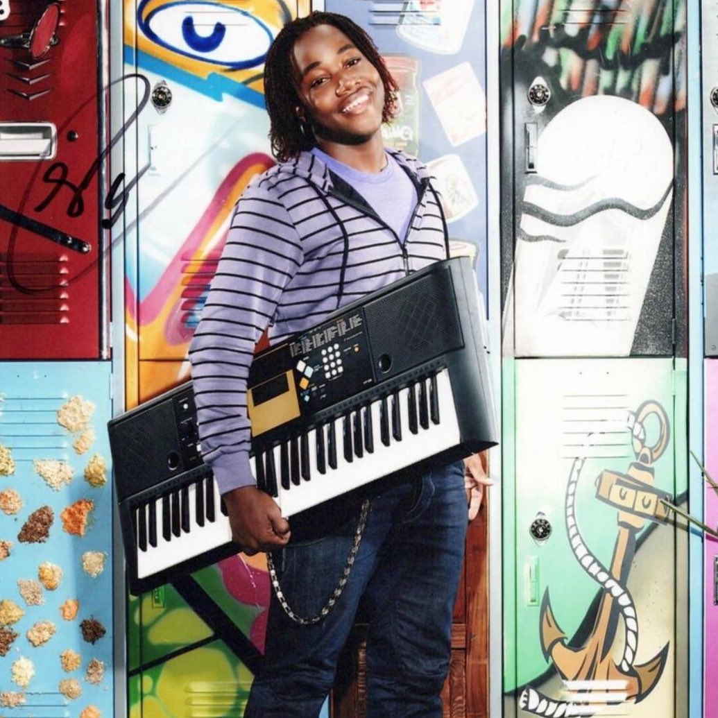 PopCrave's tweet photo. Happy 33rd birthday to the talented Leon Thomas. https://t.co/X1UqBGPCkG