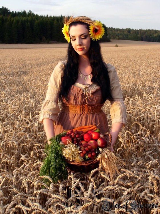 LadyLeo1976's tweet photo. Happy #Lammas / #Lughnasadh 🌾

The Wheel has turned once more 🌾

By celebrating Lammas as a harvest we remember our ancestors harvesting the crops. It is a good time to give thanks for the abundance we have in our lives &amp; begin reaping what we have sown. https://t.co/K8HvzkAkXF
