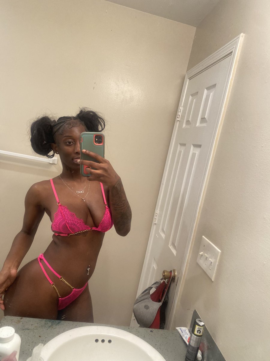 unknownnsexyymf's tweet photo. hey , come book w me💕 r join my telegram . https://t.co/lcXUGdJ4XD