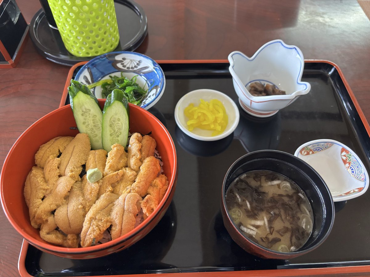 code726's tweet photo. ウニ丼6000円、うに三昧7000円 https://t.co/2dHnUIfEwz
