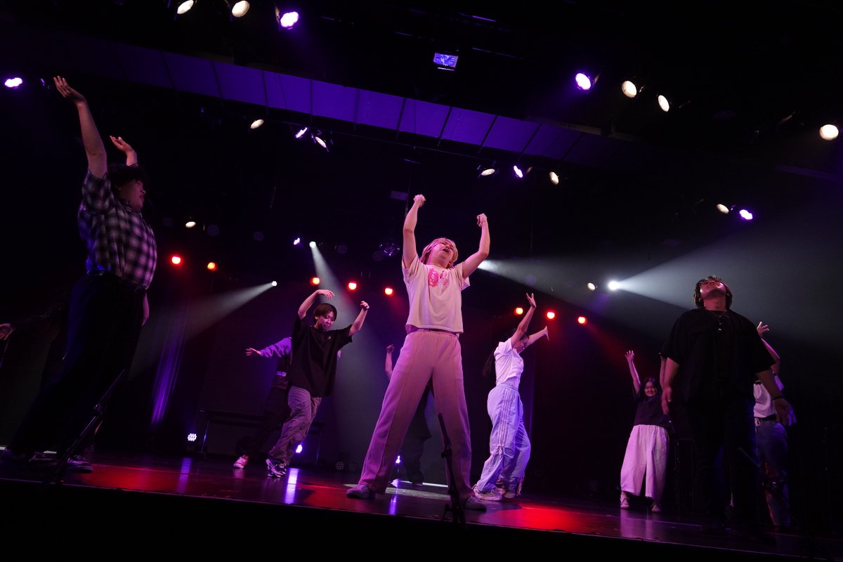 senzoku_AS's tweet photo. #Summerstage2026
＼４日目／
7/31公演 前半は、石川光太郎ゼミ！ ！

ゼミ生制作のVTRと劇が融合したステージ✨
それぞれの個性が光る掛け合いで、
会場が笑いに包まれました！

本日、いよいよ最終日です！！
チケット予約はこちらから☟
https://t.co/u5rtIc8Mcu https://t.co/nbZRNO27YF