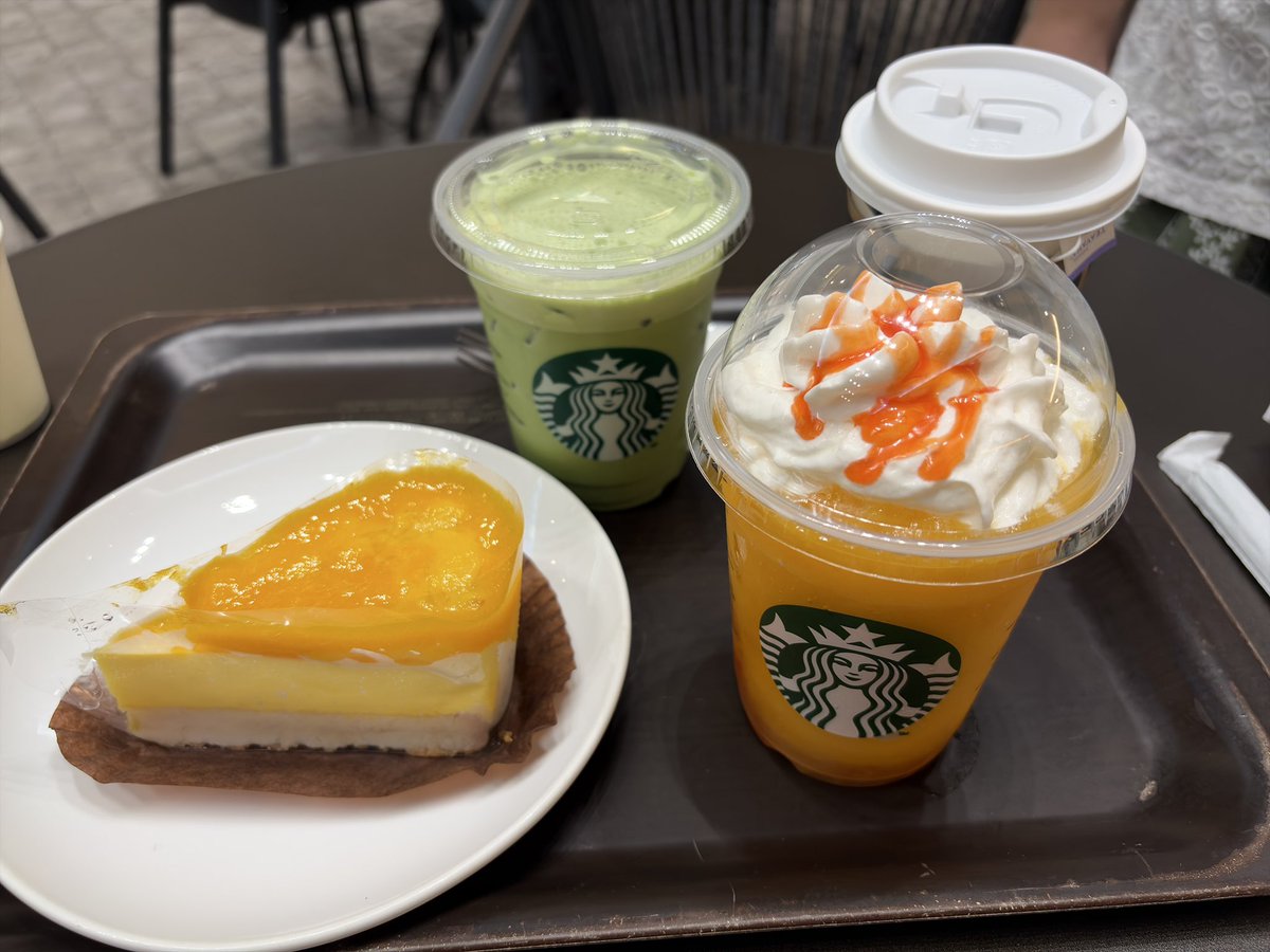 ThursStella's tweet photo. スタバにて。少し調べ物をしてから買い物です。勉強の方針も立て直して、惰性で進めていたところを改めようかと。 https://t.co/xvEEyDXgIz