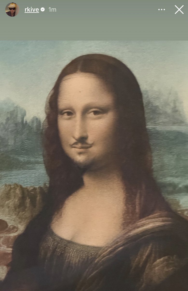 HobiCasa's tweet photo. 👀 Namjoon just posted Marcel Duchamp’s L.H.O.O.Q., in his IG Stories, now displayed at MoMA NY until August 22,  must have visited! But I think there’s more to this than a museum photo 🤭

Backstory: Duchamp took a cheap postcard of the Mona Lisa and drew a mustache on it. He pioneered the idea of the “Readymade”, taking an ordinary object and simply designating it as art. Duchamp’s message? Art isn’t defined by a manual, canvas, or a museum wall. He believed it lives in the concept, the intention, and the relationship with the audience.

Bringing it back to the present… who comes to mind as an artist who needs no institutional validation? their art, and the way it moves millions, already speaks for itself? 🫶