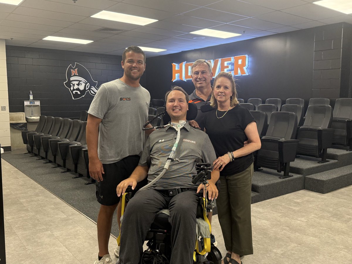 BucsFootball's tweet photo. Special shoutout to @bmabercrombie30 for speaking to the players today and also helping get other former players to come speak to the team this week. The brotherhood that comes with football is special and it was on full display this week. #GoBucs https://t.co/Bv5NU1YJGG