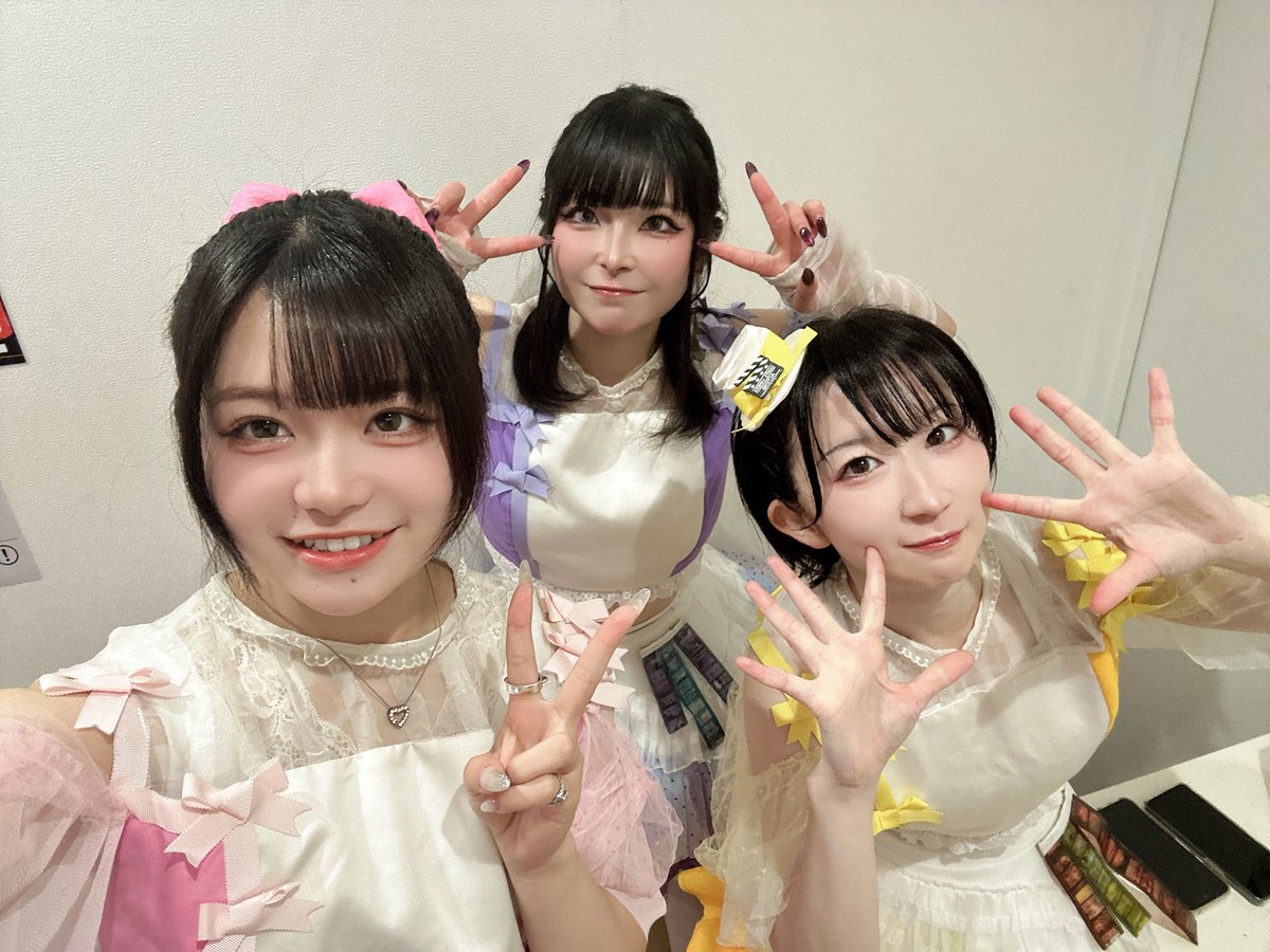 NAZUKI_ASAKURA's tweet photo. 無銭ぷろじぇくと!! vol.94
ありがとうございました！朝活最高👍
会いに来てくれて嬉しかった😭🩷
プレゼントもありがとう🥹
ハプニングも楽しめました！こんな時があるからライブは楽しい、笑

マネージャーに鬼ほど謝られました笑
許す！
#ふざけるな #これでおあいこ https://t.co/nuBnJsq1Cv