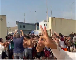 brane80108700's tweet photo. Maroko je v Ceuti nazorno pokazal, kako namerava afriški islam osvojiti Evropo - s pomočjo idiotskih EU zakonov, idiotskega EU vodstva, idiotskih/levičarskih vlad, levičarskih NVO domačih izdajalcev ter mreže mednarodnih kriminalcev v navezi s politiko se to že masovno dogaja: https://t.co/riCHO85h8O