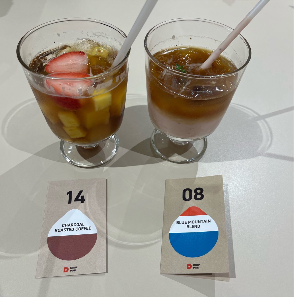 biyoudaisukimin's tweet photo. 毎年来てるひみつのドリップ

コーヒーの種類ありすぎて悩む☕️
フルーツポンチとストロベリーヨーグルト
美味しい🤤

表参道で明日まで

#バリスタのいないアイスコーヒー専門店
#ひみつのドリップ
#DRIPPOD https://t.co/uOBuOFrzJq